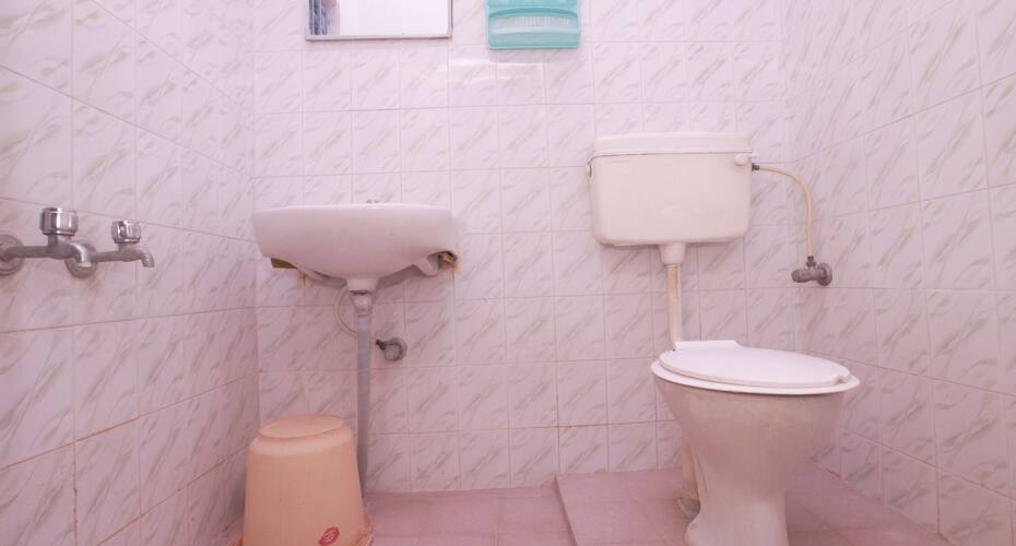 Hotel Navarathna, Pondicherry 5